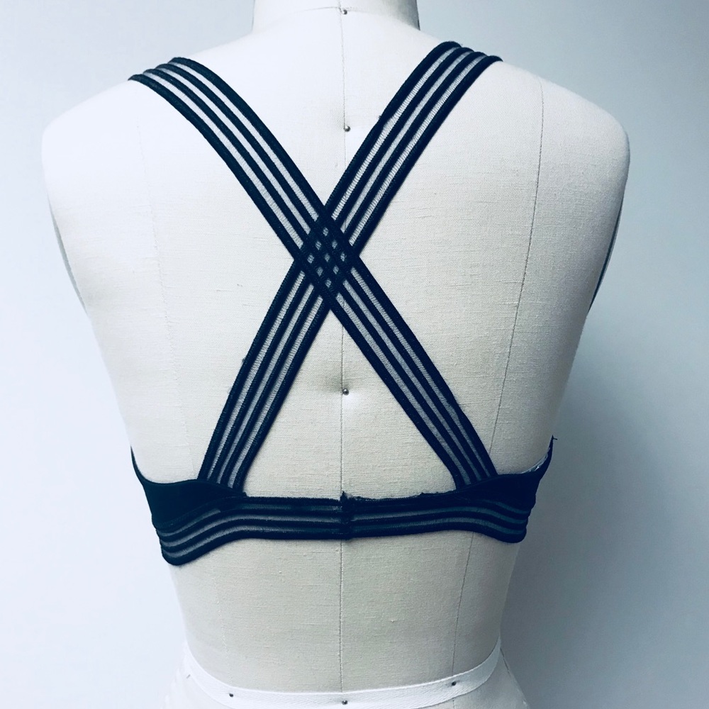 Urban Outfitters Black Cross Strapped Bra Small